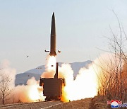 합참 "북한, 순안비행장 일대에서 단거리 탄도미사일 추정 2발 발사"
