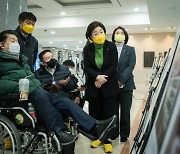심상정 대선 후보 '장애인 이동권 국회 사진전 관람'