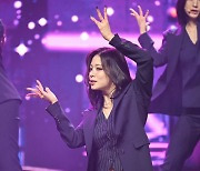 프로미스나인 채영,'엣지있는 손끝 댄스' [사진]