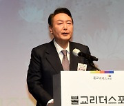 윤석열 "선거 캠프 관여 의혹? 처가 정치권 누구를 알아서 했겠나" 부인