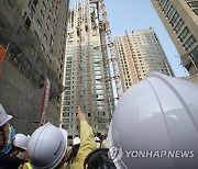 전해철 장관, 광주 신축 아파트 붕괴사고 현장 방문