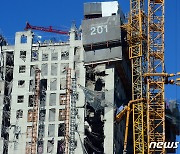 5명 매몰 가능성 높은 상층부 본격 수색..'전진 지휘소' 20층에 설치