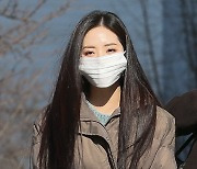 [포토] 프로미스나인 박지원, '초롱초롱한 눈망울'