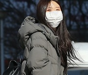 [포토] 프로미스나인 송하영, '풋풋한 미소'