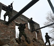 러, 벨라루스에 병력 파견..미 의원단은 우크라 지지 방문