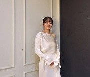 김소현, 여리여리한 어깨 드러낸 드레스룩.."순백의 여신美"
