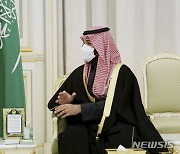 문 대통령과 공식회담하는 사우디 왕세자