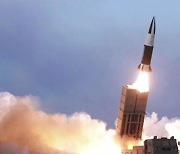 잇따라 미사일 쏘며 화물열차 재개..북한 속내는