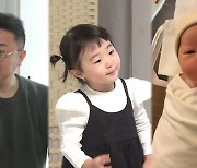 이지혜, 생후 26일된 세젤귀 둘째딸 공개..♥문재완 판박이네