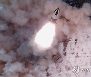 북한 전술유도탄 검수사격시험..'북한판 에이태큼스' 발사 장면