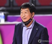 '첫 승'에 여유 찾은 김호철 "선수들, 좋은 기분 많이 느끼기를"