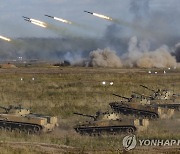 우크라 북쪽도 러軍 집결.."내달 10∼20일 벨라루스와 합동훈련"(종합2보)