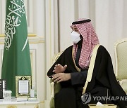 문재인 대통령과 공식회담하는 사우디 빈 살만 왕세자