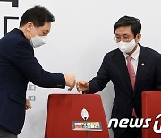 기재부 차관과 면담하는 김기현 원내대표
