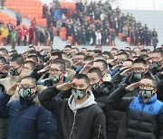 "군대보다 운동하기 좋은 곳 없다".. 병사들 새해 목표는 '몸짱'