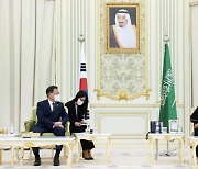 [포토] 문재인 대통령, 사우디 무함마드 빈 살만 왕세자와 공식 회담 및 오찬