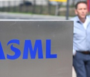 삼성·SK도 줄서는 ASML, 작년 최대실적 냈다..순이익 66%↑