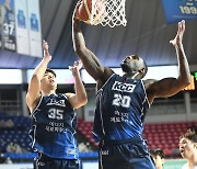 KCC 라건아, 레전드 서장훈 넘어 KBL 리바운드왕 등극