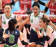 '여자배구 선두' 현대건설, 흥국생명 꺾고 11연승