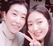결혼 D-3..'임신' 박신혜, 김미경 만났다.."모든 축복·행복이 함께하길"
