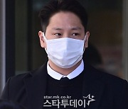 B.A.P 출신 힘찬, 강제추행혐의 항소심 선고연기..변론속행