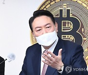 민주 "라스푸틴" "대선사기"..尹 부부 '무속인 친분' 의혹 난타