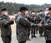 김부겸 총리, 제1산악여단 격려 방문