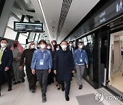 삼성물산 사우디 도심 지하철 건설현장 방문한 문대통령