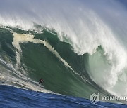 SOUTH AFRICA BIG WAVE SURFING