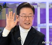 이재명, 닷페 출연 하루만에 심블리 따라잡았다..'좋아요' 2000개