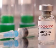 오미크론에 취약한 화이자·모더나 백신, 중증·사망은 예방