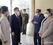 이집트 대통령 내외와 인사하는 문재인 대통령과 김정숙 여사