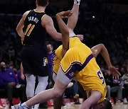 APTOPIX Pacers Lakers Basketball