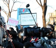 시민들과 대화하는 이재명 대선후보