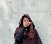 '사업가♥' 이시영, 명품 C사 코트로 마녀 패션 완성..마법 지팡이 휘두를 느낌 [TEN★]