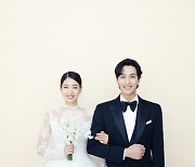 박신혜♥최태준, 오늘(22일) 결혼..행복 가득 웨딩화보 공개