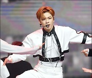 강다니엘, '빠져드는 춤사위' [포토]