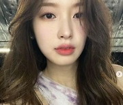 오마이걸 아린, 청초한 섹시美..굴욕없는 백옥 피부[M+★SNS]