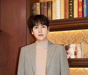 Kyuhyun colors frosty weather with last chapter of 'Love Story'