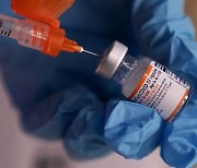 화이자-바이오테크, "오미크론 겨냥한 백신 버전 임상실험"