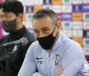 [레바논 LIVE] 벤투 감독, "국내파·해외파 없다..우린 한국 국가대표팀이다"