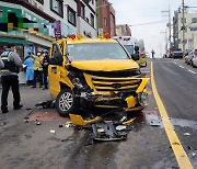 제주, 어린이집 차량·승용차 충돌 4명 부상