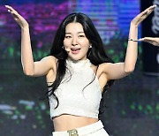 레드벨벳 슬기,'복근 뽐내며 상큼한 무대' [사진]