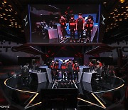 [포토] '5연승' T1, LCK 공동 1위