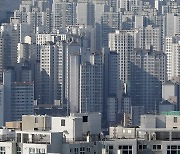 서울 아파트값, 1년 8개월 만에 하락 전환