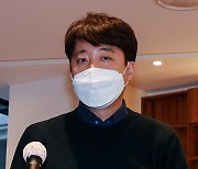 이준석 "'갈라치기' 이재명 공부 더 해야..'무공천' 김재원에 미안"