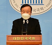 "윤석열 대통령 되면 안되는 사람" 말실수 김재원 탈당.."당의 결정 받아들인다"