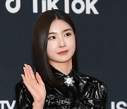 브레이브걸스 유나 측 "오늘(28일) 코로나 확진, 유정 은지 음성"