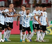 '메시 없어도 강하다' 아르헨티나, 칠레 2-1 격파..A매치 28경기 연속 무패행진