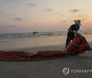 APTOPIX Thailand Oil Spill